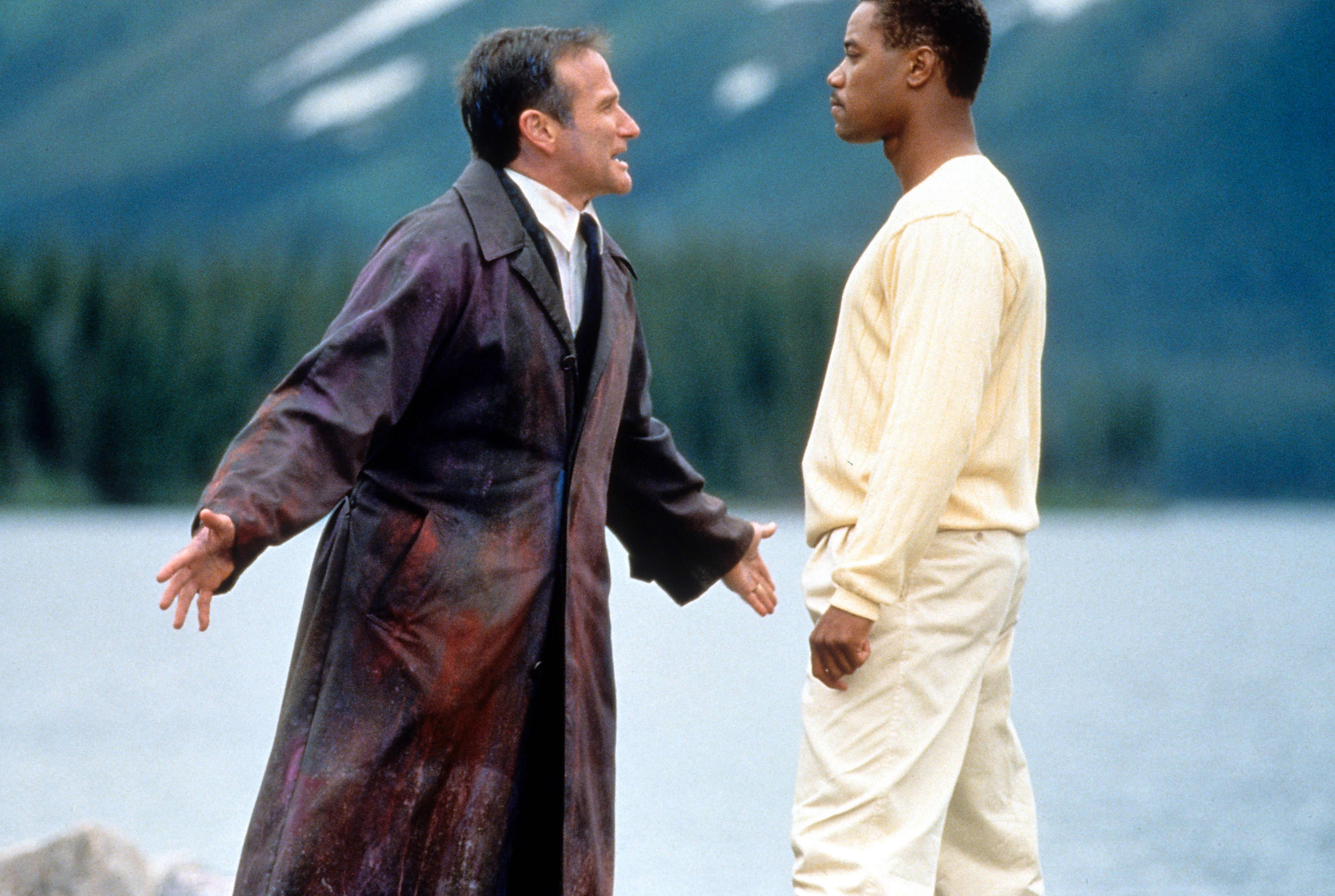 Robin Williams confronts Cuba Gooding Jr in a scene from the film 'What Dreams May Come', 1998. (Photo by Polygram Filmed Entertainment/Getty Images)