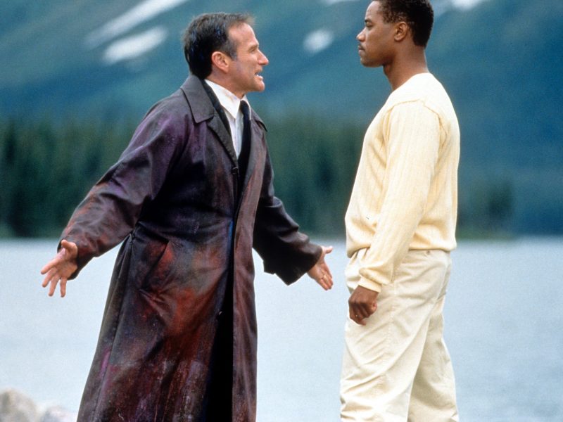 Robin Williams confronts Cuba Gooding Jr in a scene from the film 'What Dreams May Come', 1998. (Photo by Polygram Filmed Entertainment/Getty Images)